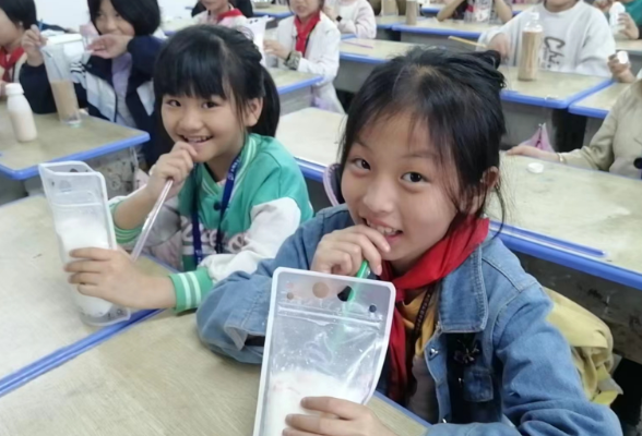 【耒阳站】实验中学铁路园分校：奶茶制作进课堂  劳动实践展风采