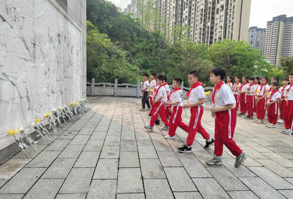 江永：梨花风起正清明 缅怀英烈寄深情