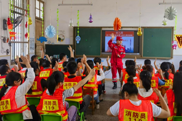 道县教育局示范幼儿园二分园：演练学技能 安全记心中