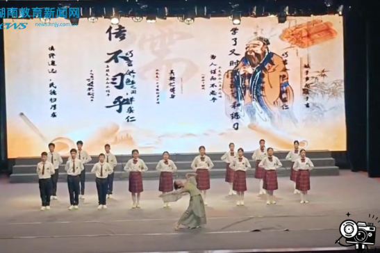 【资兴站】鲤鱼江中学开展“国学礼仪记心中”大型公益活动（小记者 宋文欢 指导教师 胡蓉）