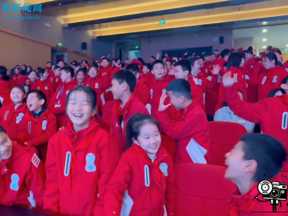 【平江站】颐华学校小学部四年级举行“揭开情绪的面纱——青少年心理健康”家长讲坛（小记者 余辰逸 指导教师 谭晓芳）