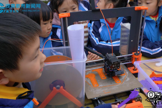 【零陵站】永州市蘋洲小学：校园科技节 暨永州市“潇湘科普行”之科普进校园活动 （小记者 陈思语 指导教师 唐茜颖 谢乾瑶）