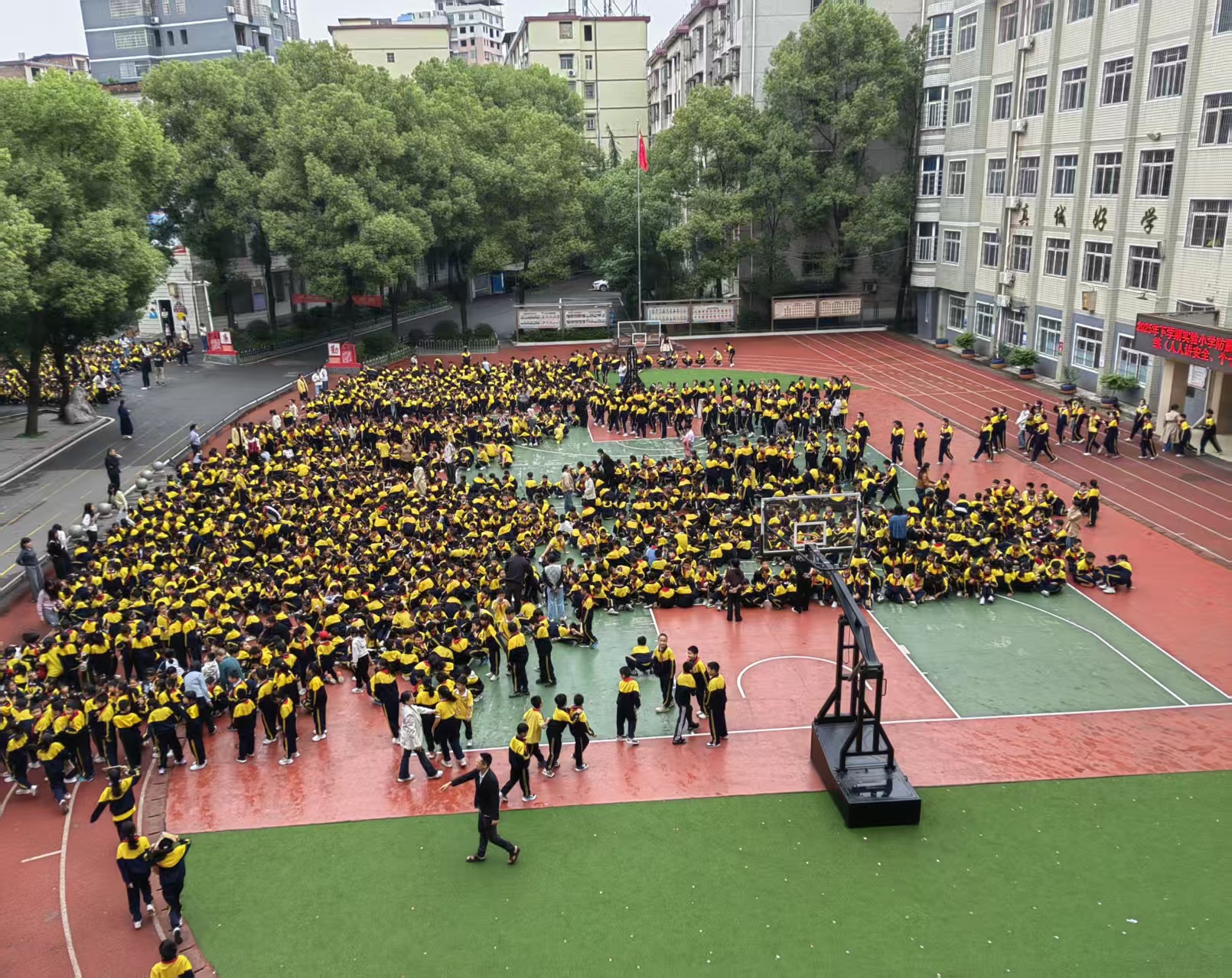 微信图片_20250930111554_16_73.jpg