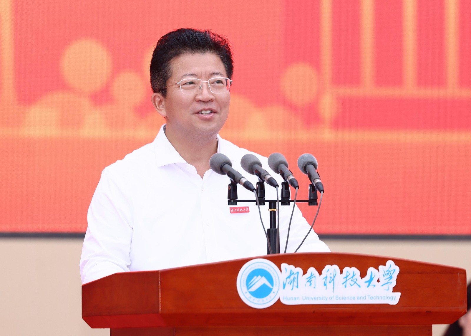 校长发言.jpg 校长发言.jpg