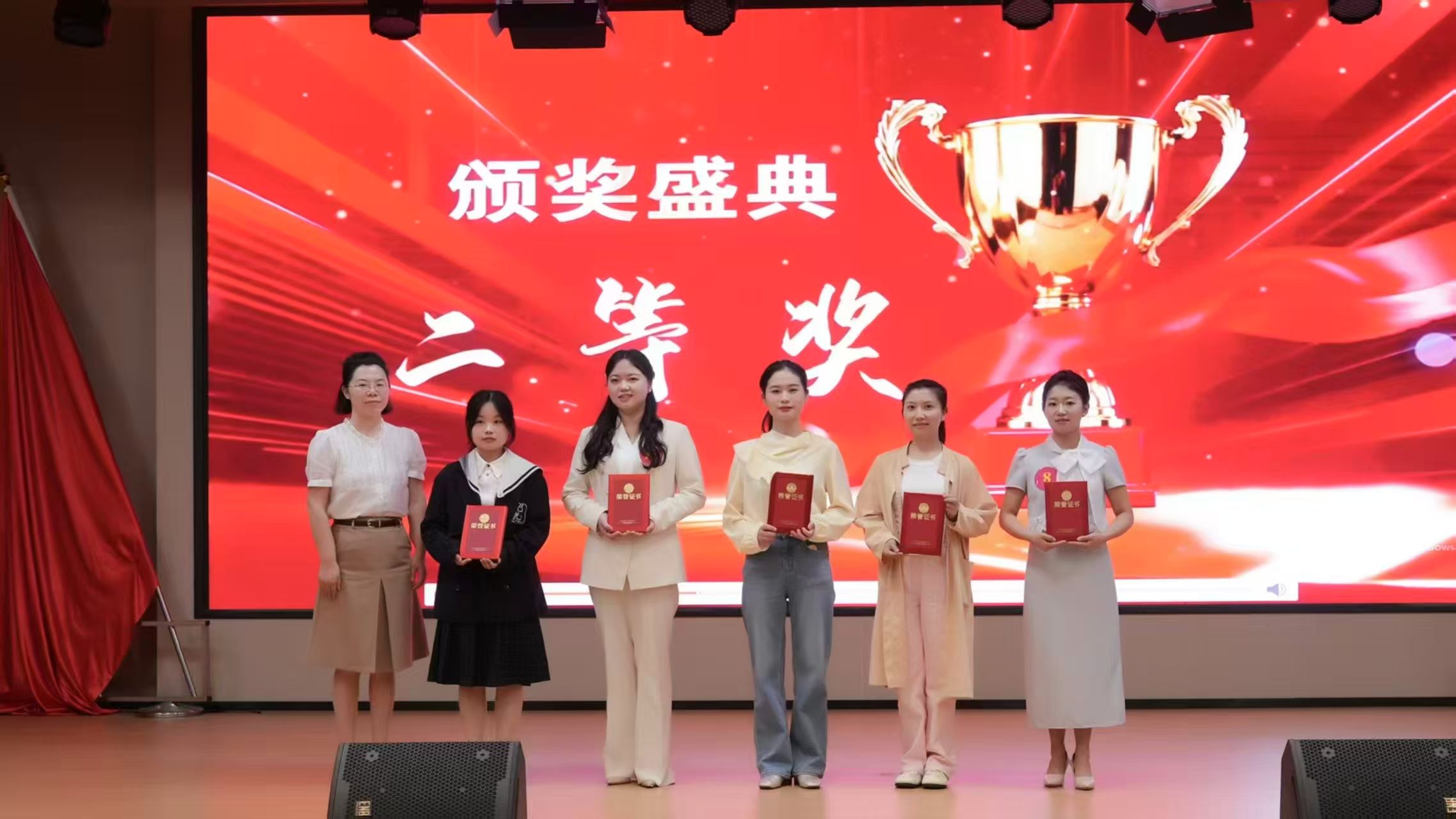 c8703cbbb22b12ef8758d87be4784cdd.jpg