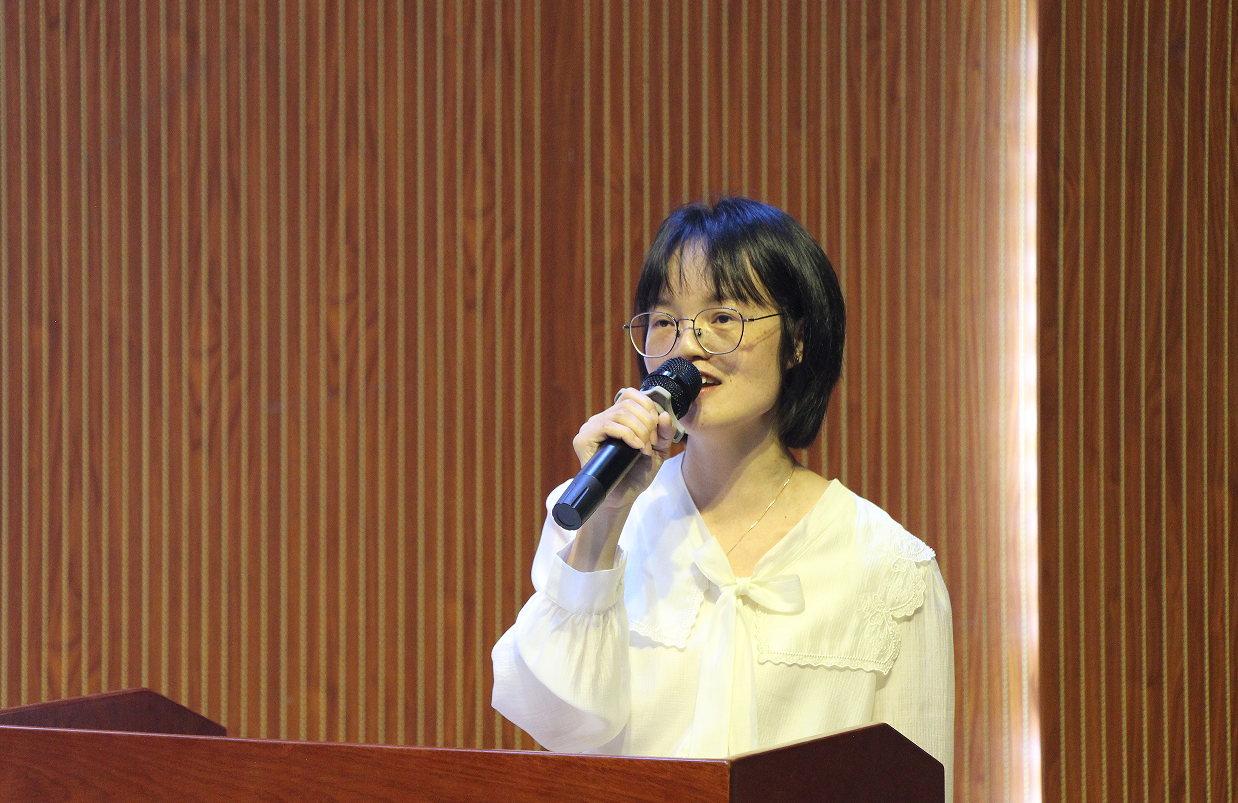 胡彩红.jpg