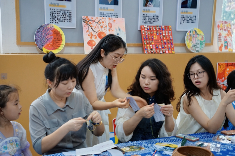 香囊示范教学 首席名师示范.jpg 香囊示范教学 首席名师示范.jpg