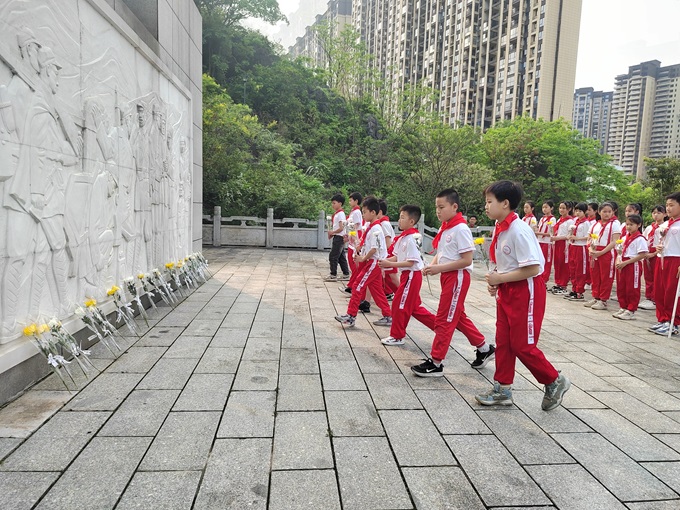 江永：梨花风起正清明 缅怀英烈寄深情2.jpg