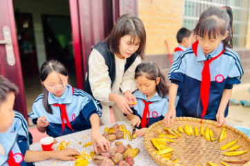 衡阳市云旭山联校：画卷中的思政课，学子田园悟辛劳