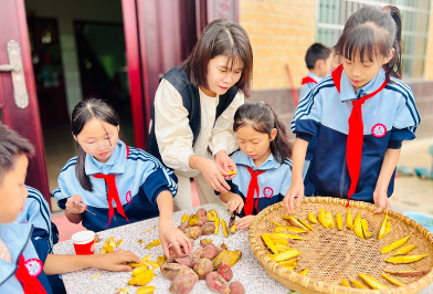 衡阳市云旭山联校：画卷中的思政课，学子田园悟辛劳