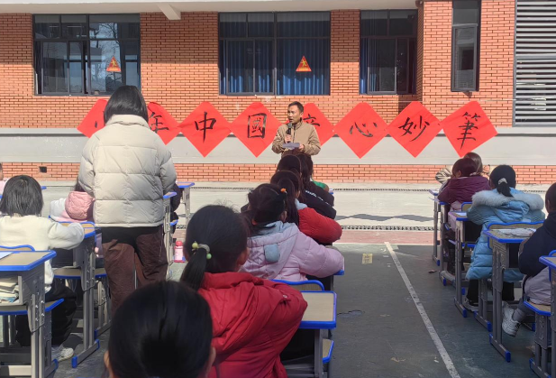 泸溪县兴隆场小学举行“少年中国 童心妙笔”硬笔书法现场比赛