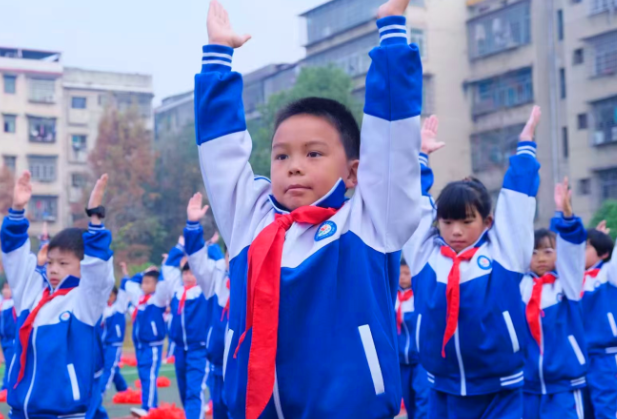 新邵：阳光体育大课间成为学校靓丽风景线