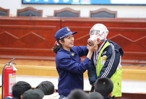 保靖县35所学校近4万师生观看“消防安全公开课”