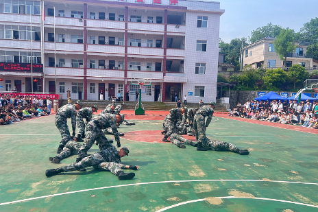 【慈利站】溪口镇中学：让国防教育“燃起来”