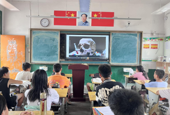 洪江市：禁毒宣传进校园 助力青春成长