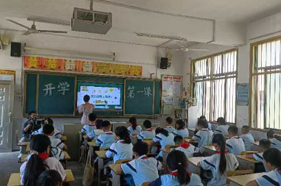 祁阳潘市镇中心小学：开学第一课深情话感恩