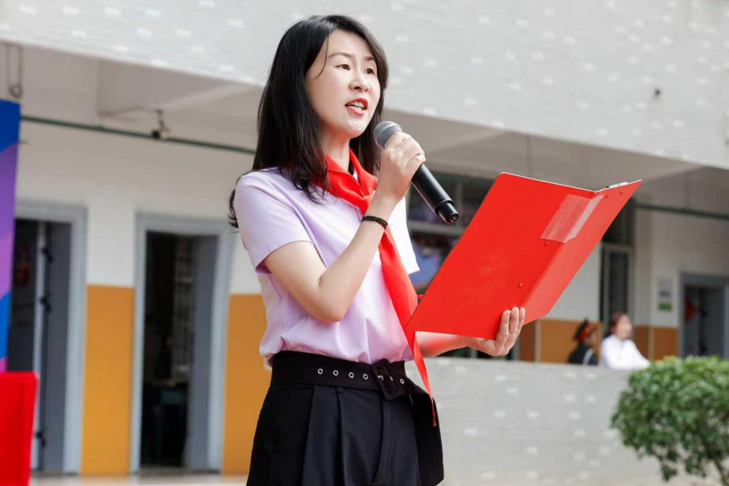 书记校长说 | 湘潭市雨湖区金庭学校党支部书记、校长王丹：智启新程 笃行逐光