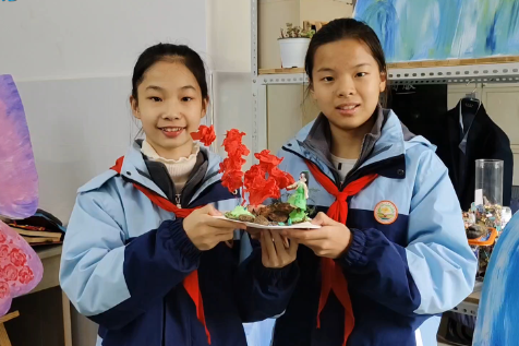 手工纸揉成红枫树，长沙市雨花区桂花树小学学生创意构建岳麓山枫叶微景观