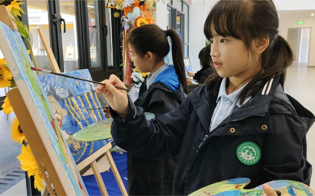 小学生临摹300幅梵高作品致敬伟大艺术家:玻璃石柱都有艺术的细胞