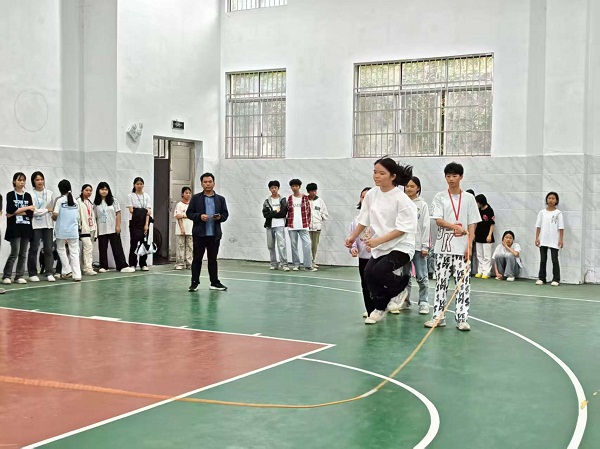 江华.jpg