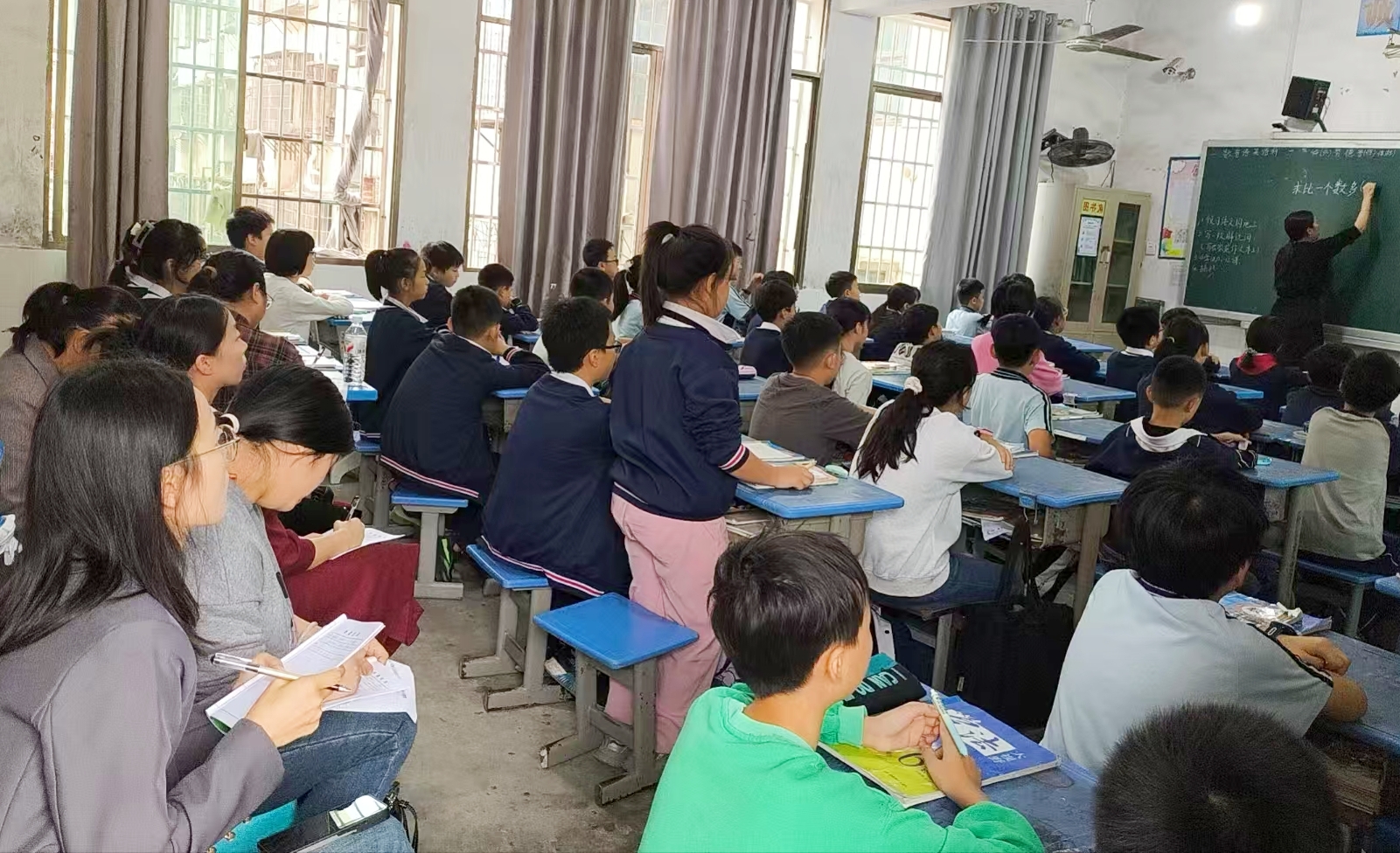 校际交流听课.jpg