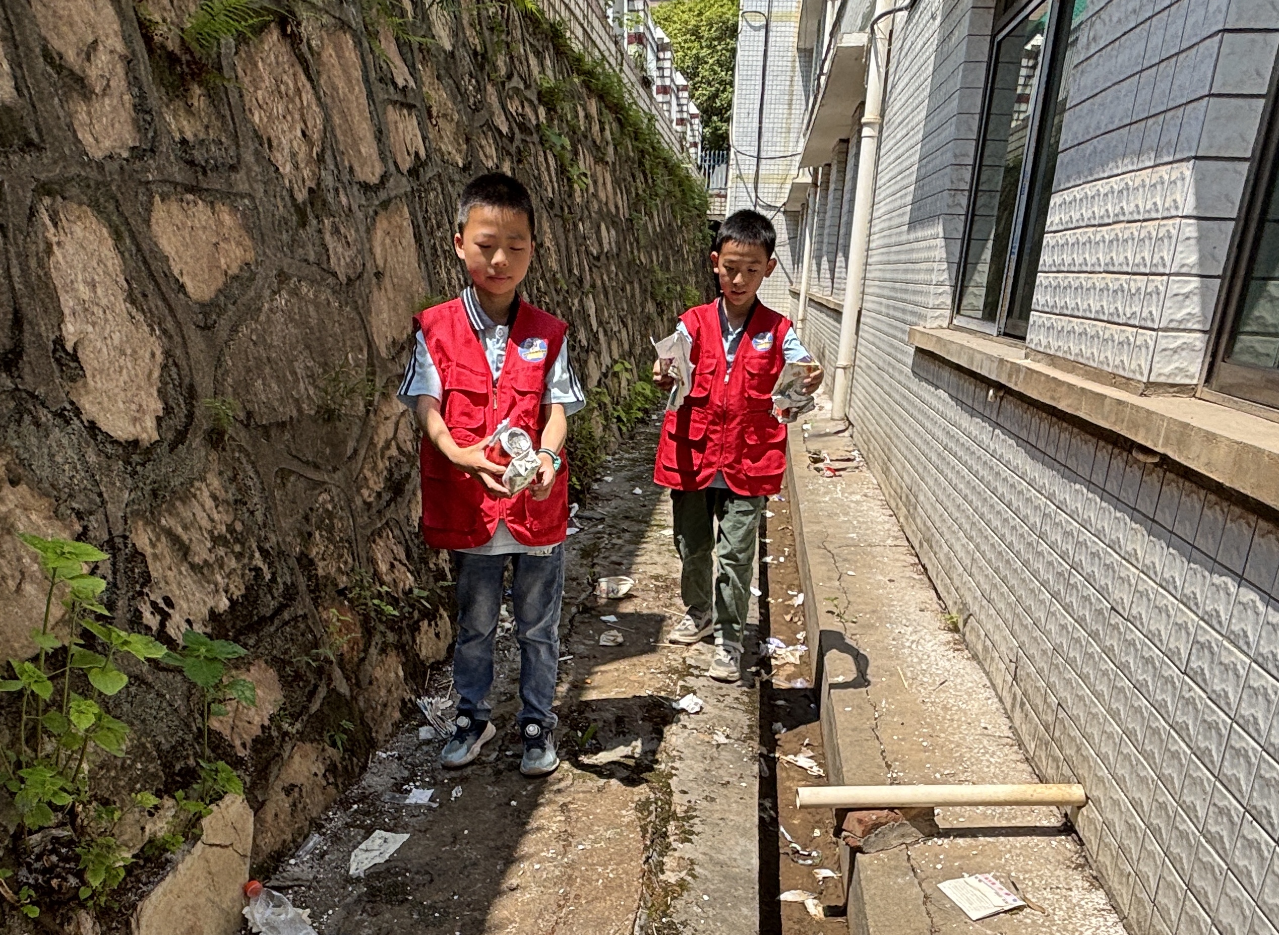 乱扔垃圾.jpg