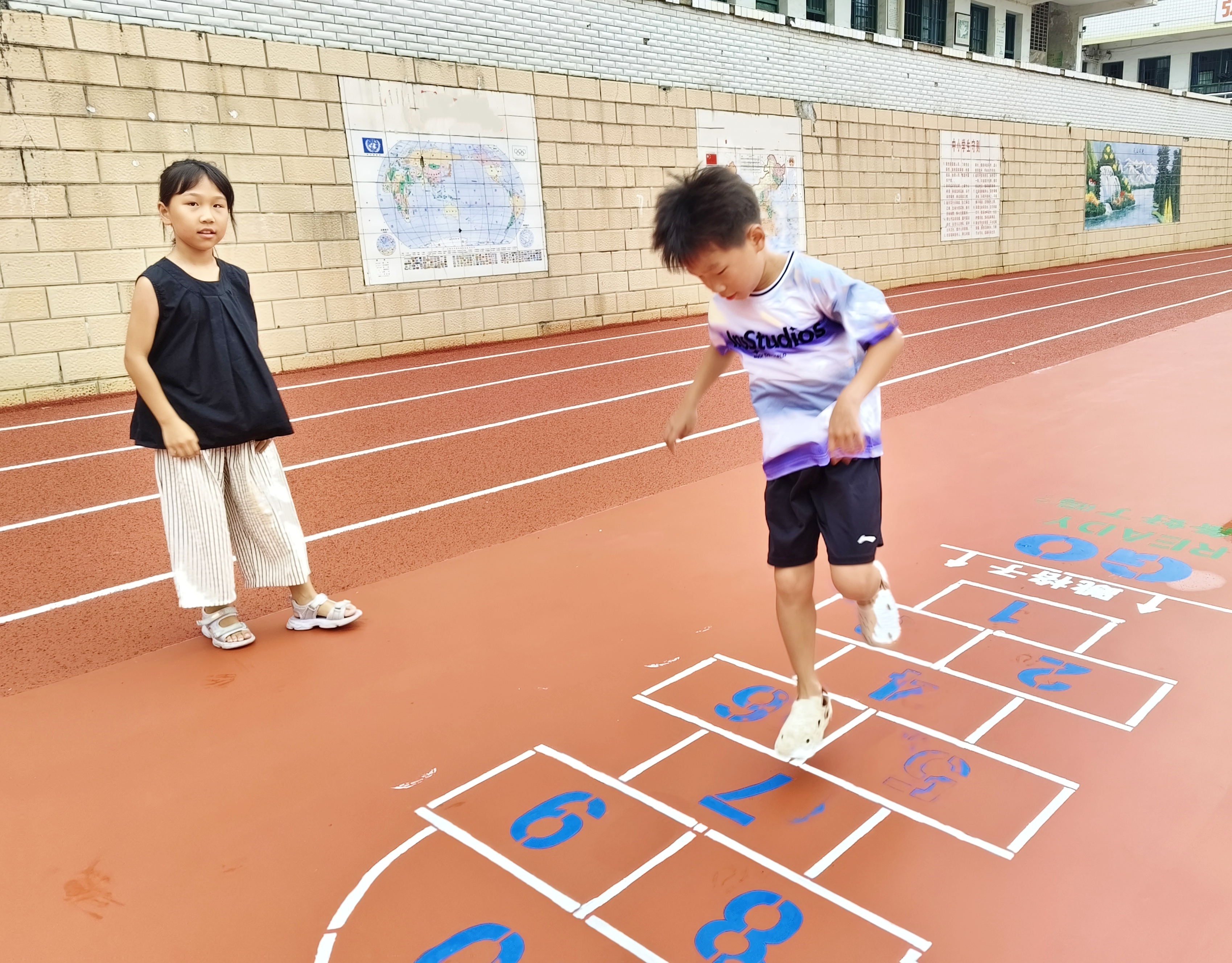 地面游戏3.jpg