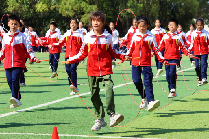 株洲市外国语学校小学部：一场融合科技与体育的亲子运动会