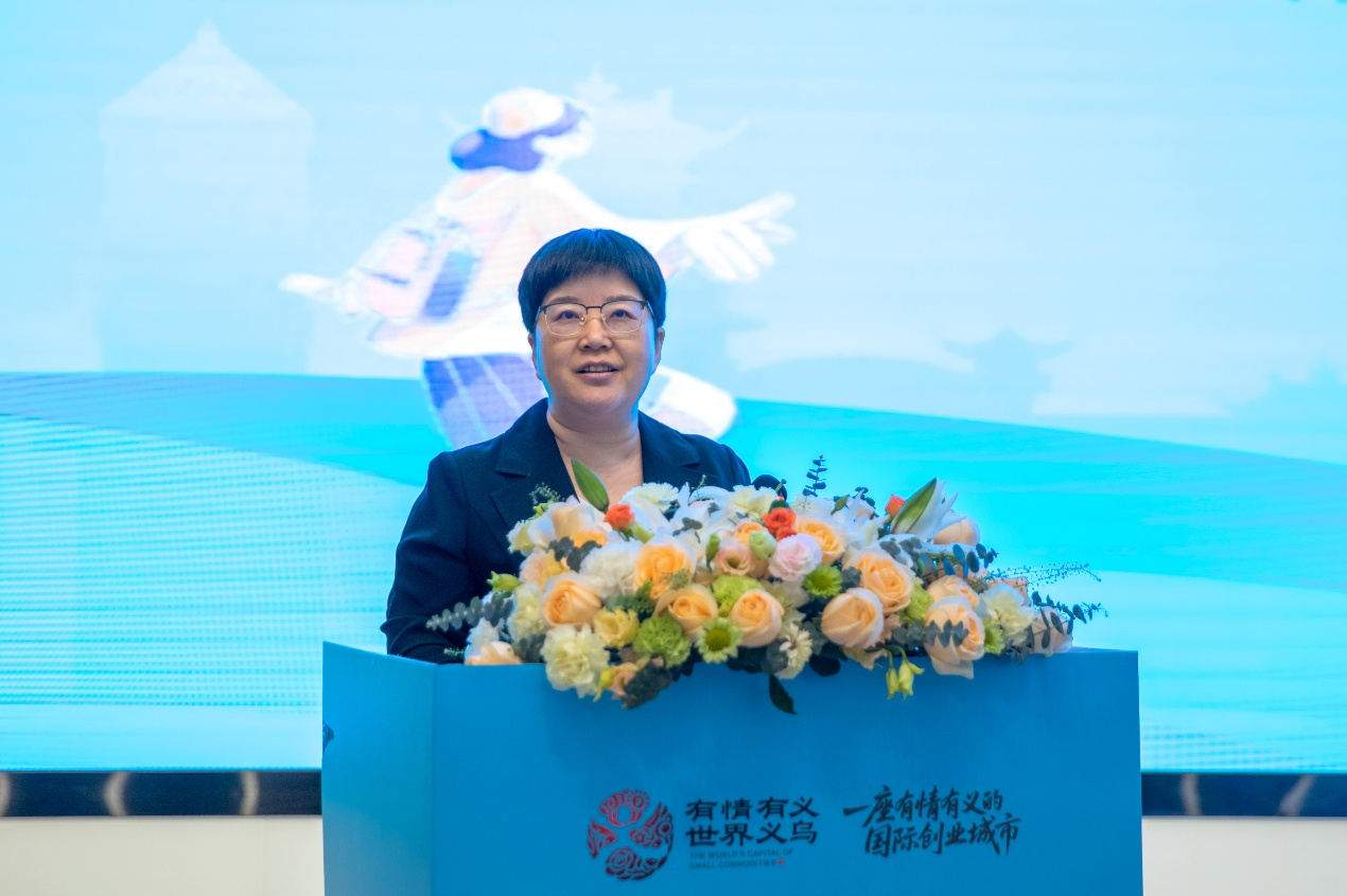 校党委书记赵婵致辞