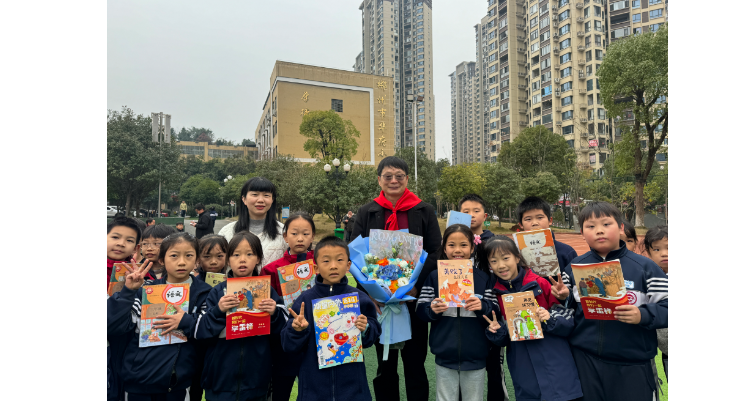 阅读点亮心灯，书香浸润童年 ——著名儿童文学作家皮朝晖走进郴州市东湾小学、华府小学