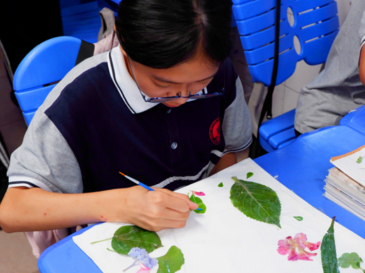 【2025三下乡】湖南交通工程学院： 植物拓印让生态文化“活”起来