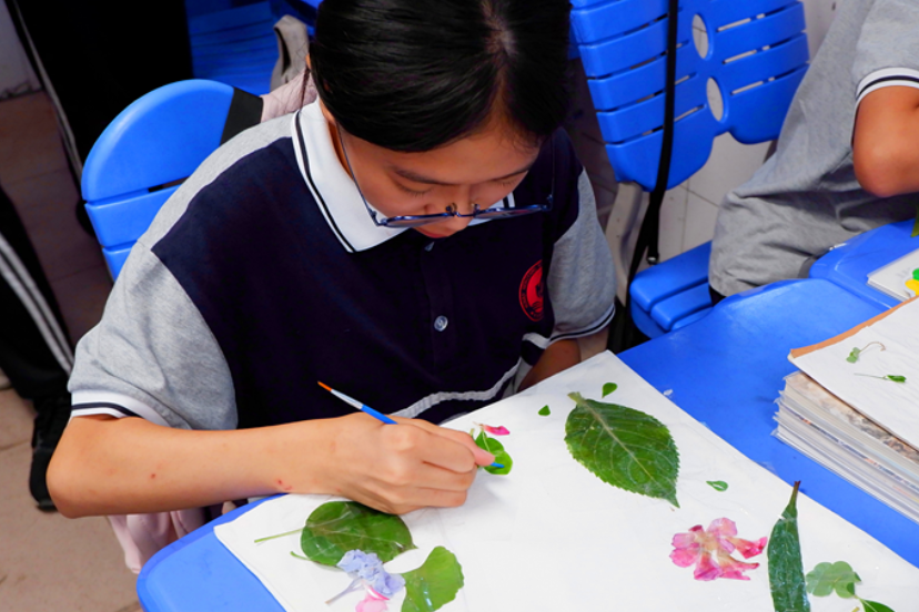 【2025三下乡】湖南交通工程学院： 植物拓印让生态文化“活”起来