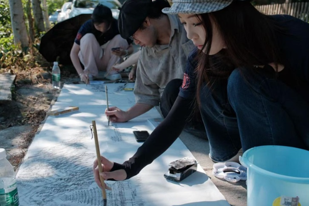 【2025三下乡】怀化学院：“艺”润侗寨 用画笔与匠心点亮牛皮寨村新图景
