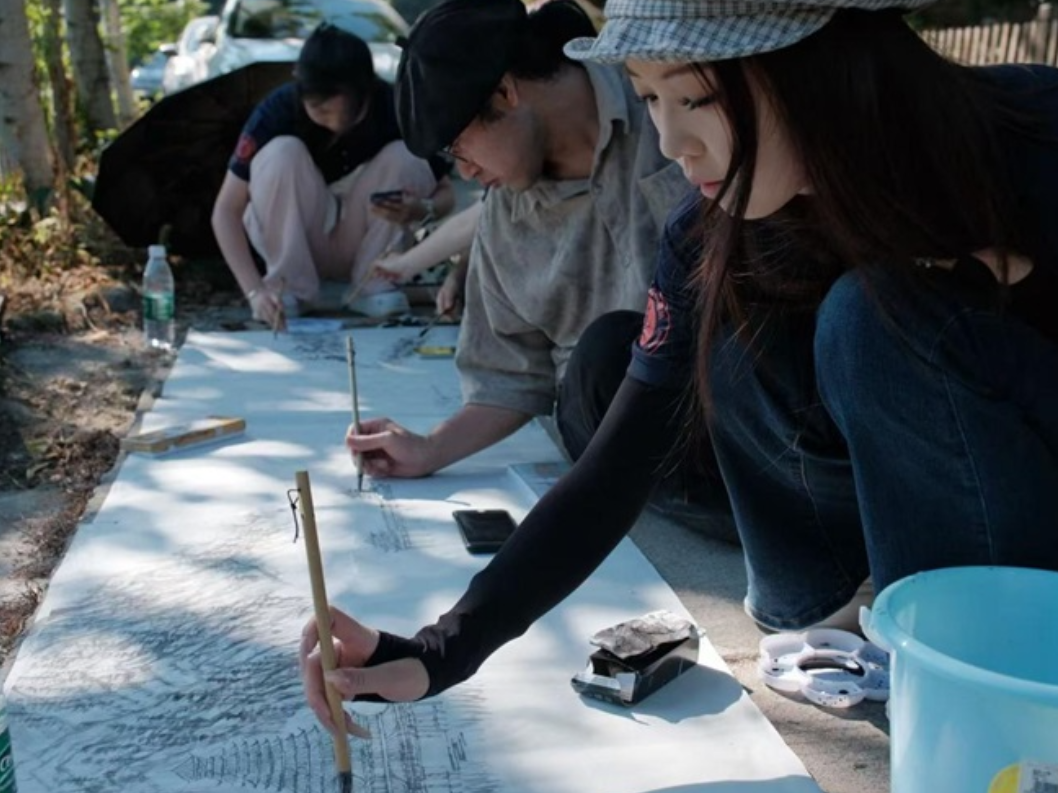 【2025三下乡】怀化学院：“艺”润侗寨 用画笔与匠心点亮牛皮寨村新图景