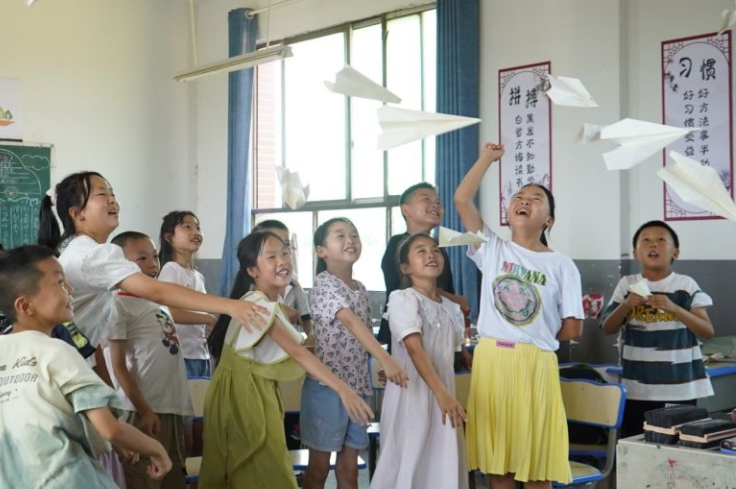 【2025三下乡】衡阳师范学院：老照片见证乡村蝶变 童心共绘振兴蓝图
