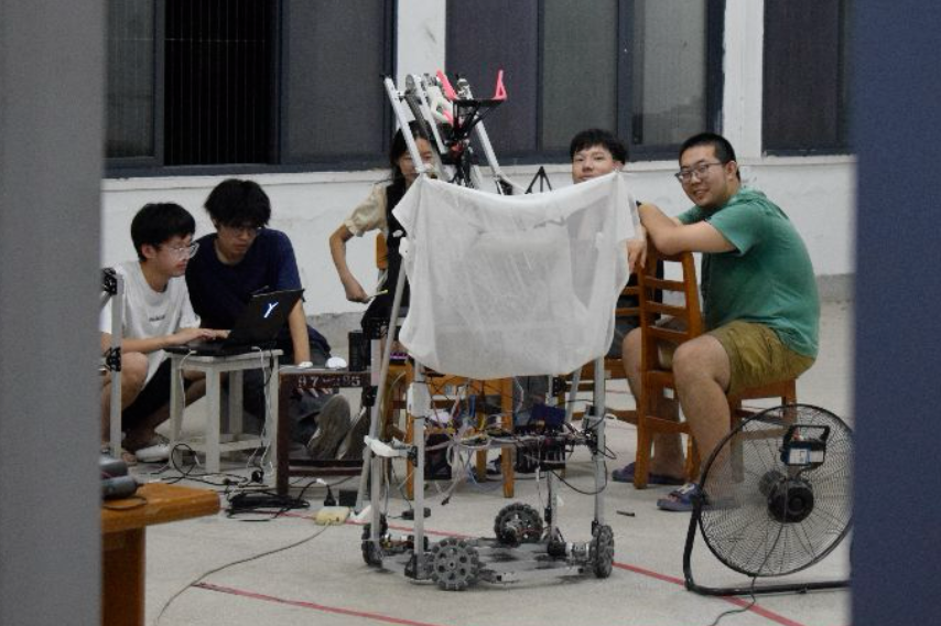 南华大学在全国大学生机器人ROBOCON年度赛事中获12项奖