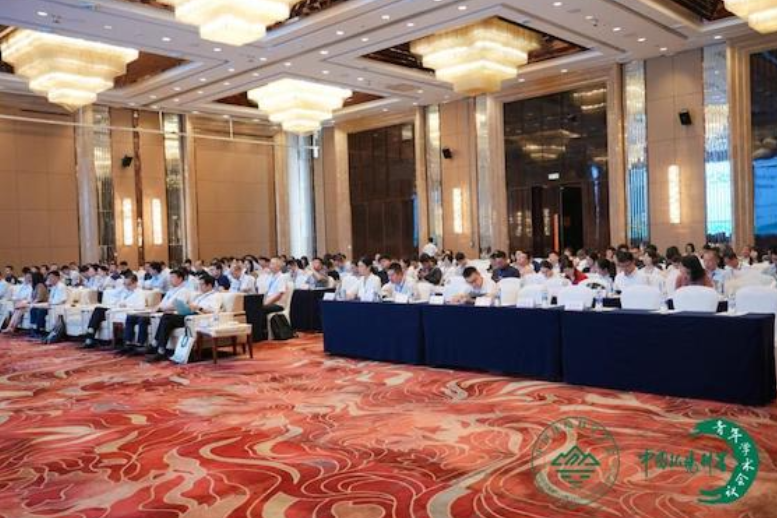 2025年《中国环境科学》青年学术会议在长沙召开