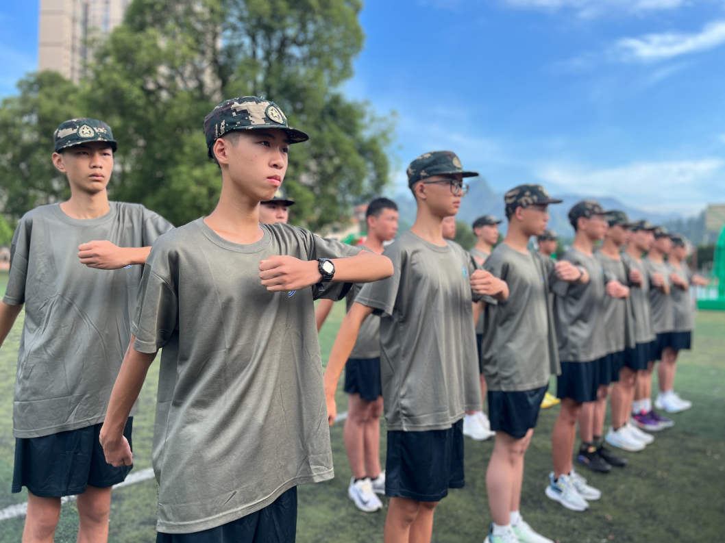 保靖：迷彩青春筑国防 淬火砺剑启新程