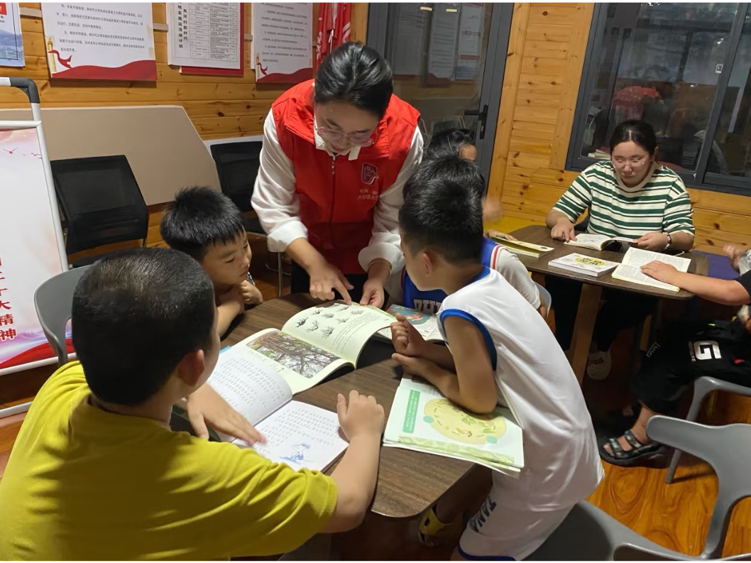 益阳市资阳区茈湖口镇五星小学：“阅读之星”照亮开学季