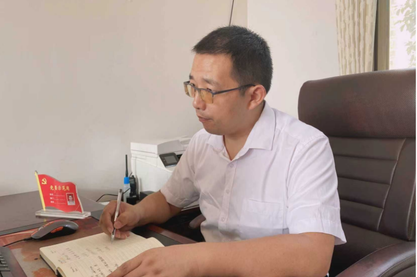 新学期书记说 | 湘潭市岳塘区红霞学校廖勇聪：致每一位追光的红霞人
