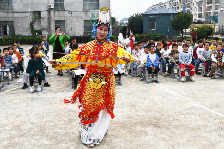 江永县海相希望小学：戏曲进校园  文化润童心