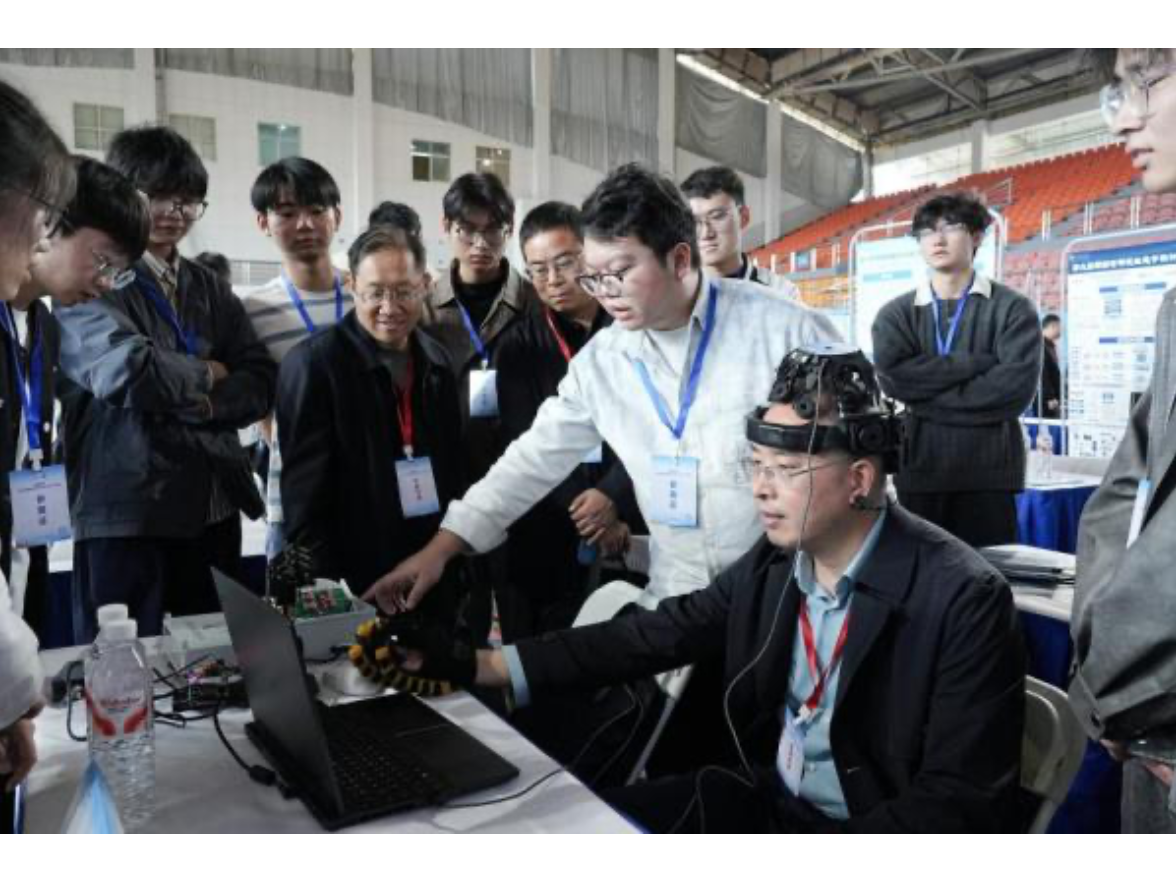 湖南省第九届研究生电子设计大赛在长沙理工大学举行