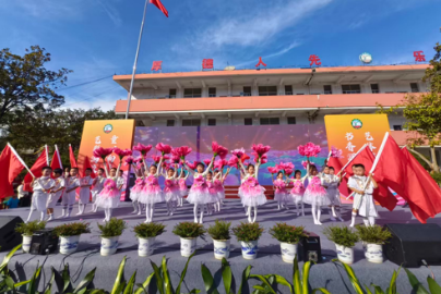 桑植县瑞塔铺小学：举行“艺彩满校园，童心向未来”校园文化艺术节
