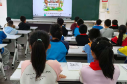 新晃：城乡云端课堂共享优质资源，四校同上一堂作文课