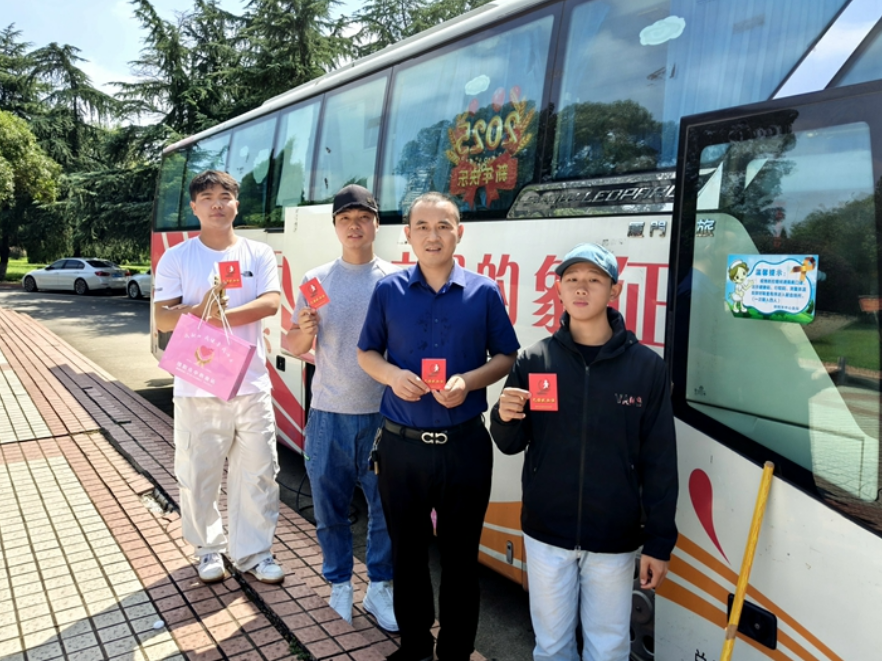 303名职工献血两天超10万毫升 邵东市教育系统无偿献血活动再传暖意 