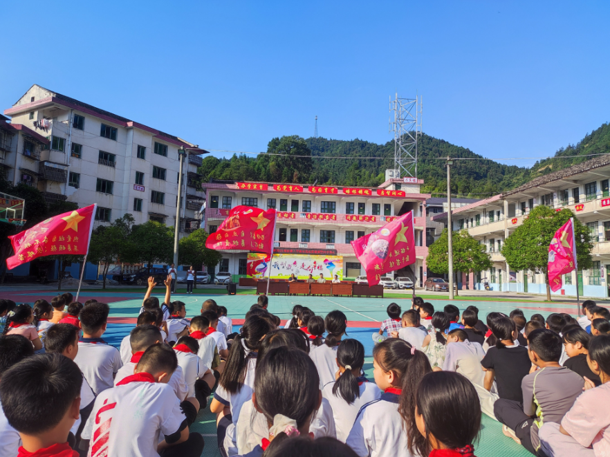 新晃步头降学校：开学教育周四大活动为学生成长奠基