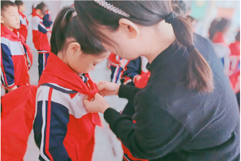 【资阳站】益阳市人民路小学：红领巾心向党，薪火相传启新程