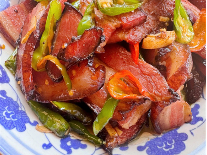 我是小小家乡推荐官【新晃站】一缕腊肉香