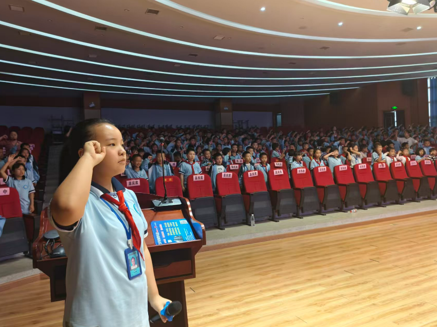 【新晃站】思源实验学校： 红领巾飘扬，新梦想起航