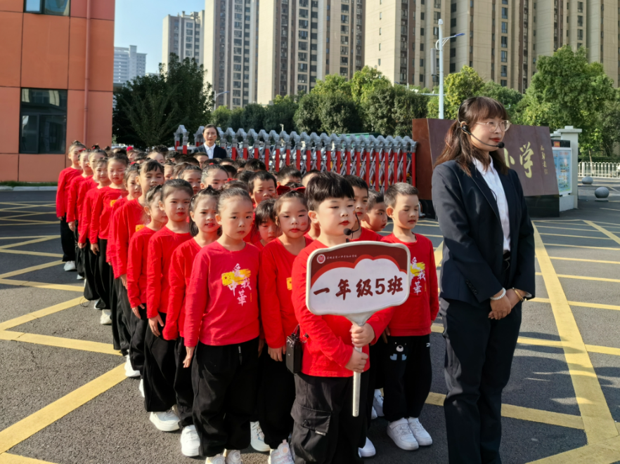 【鼎城区站】红云学校：雏鹰展姿启新程 路队铿锵向未来